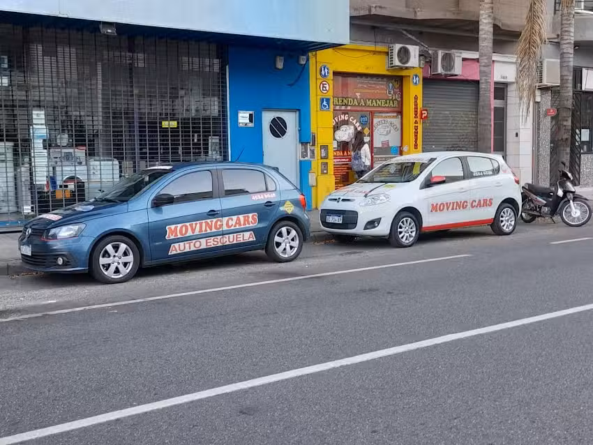 Academia de Conductores Moving Cars