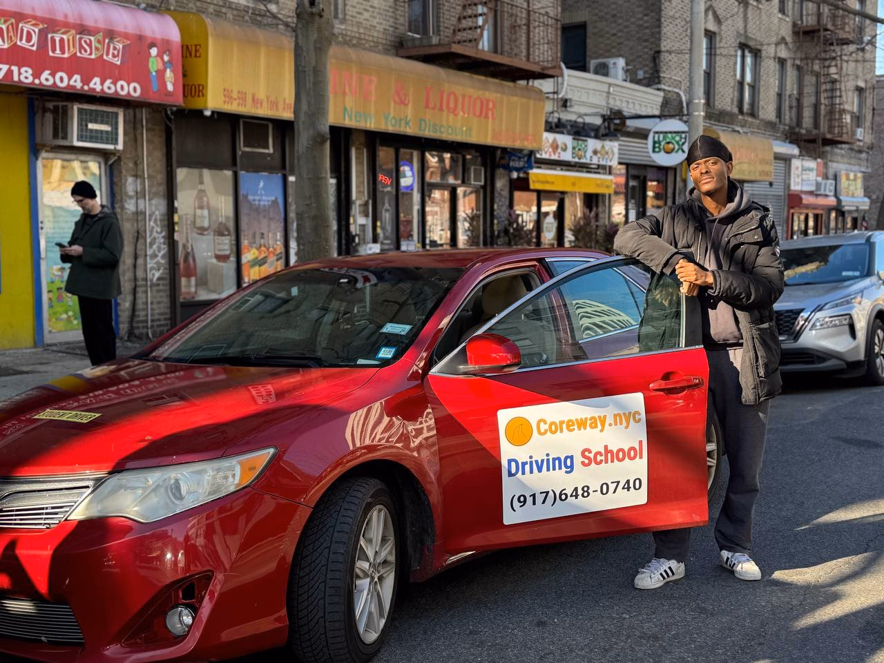 ¿Se puede alquilar un coche para practicar la conducción?