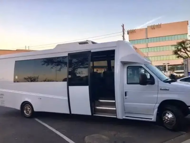 &iquest;Cu&aacute;nto puede costar alquilar un microb&uacute;s con conductor?