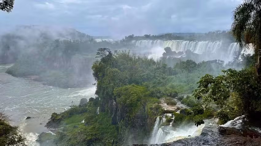 Alquiler de motos y autos Selva Iguaz&uacute;