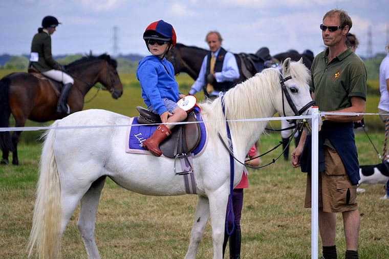 ¿Cómo andar en caballo por primera vez?
