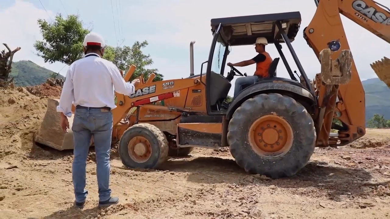 ¿Cómo puedo iniciarme en el manejo de maquinaria pesada?