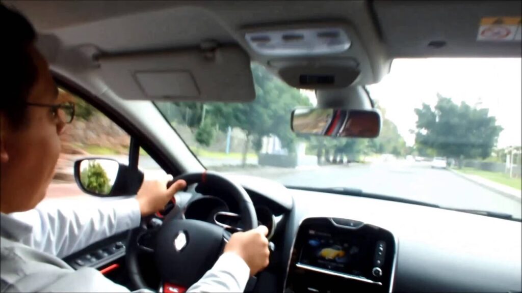 Renault Clio: ¿El Coche Ideal Para Principiantes?