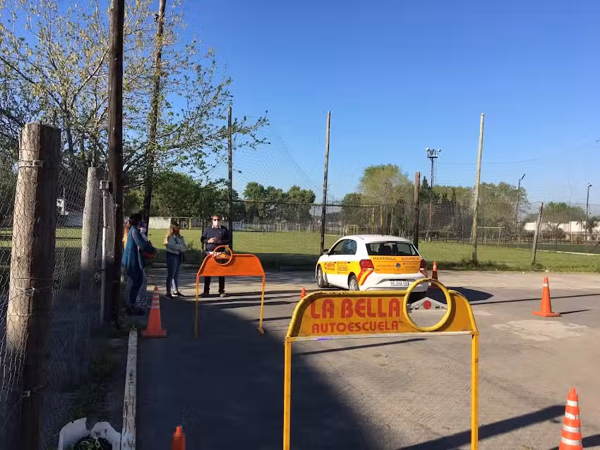 Auto Escuela La Bella