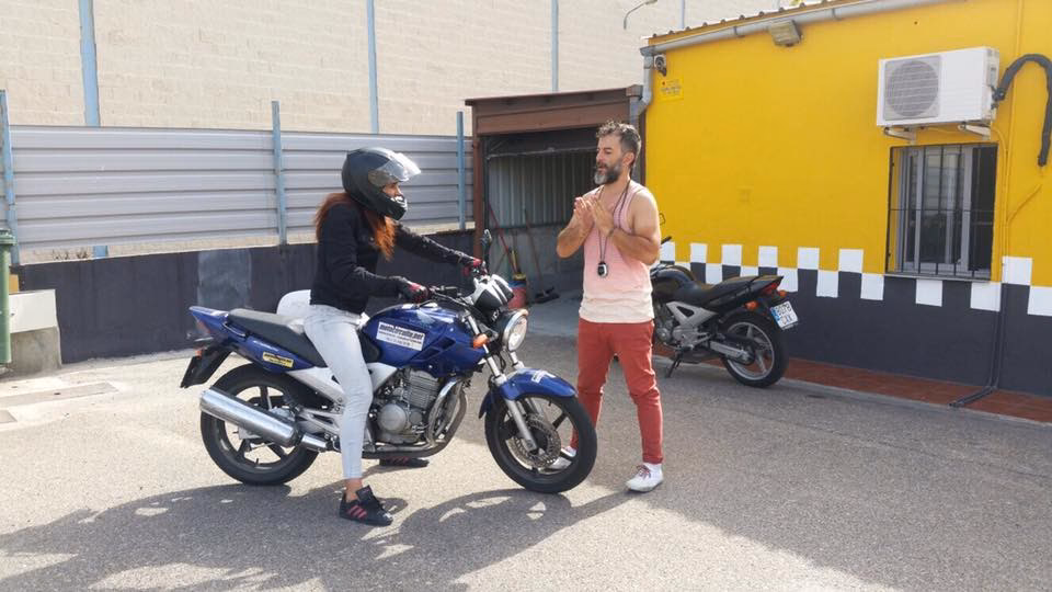 ¿Cuánto vale matricular una moto en Madrid?