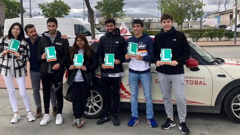 Costos y Autos para Aprender a Manejar en Ohio