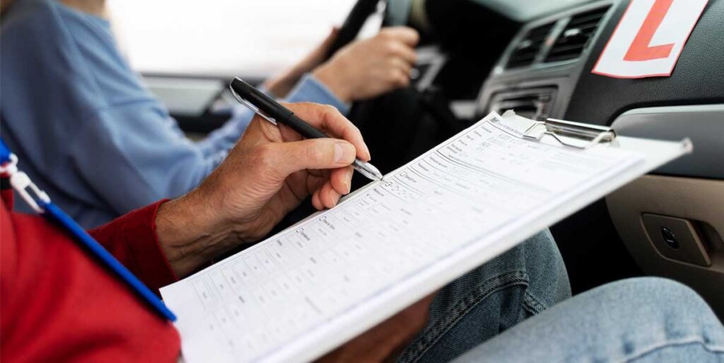 Examen Práctico de Conducir: ¿Es Posible por Libre?