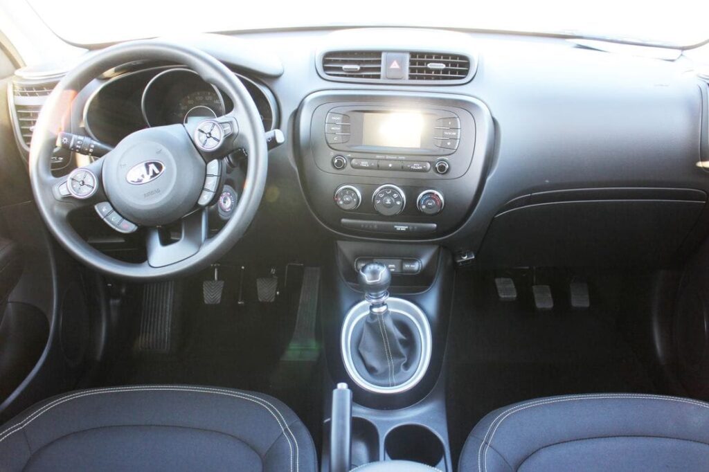 Los Pedales del Coche de Autoescuela: ¿Cuántos son?