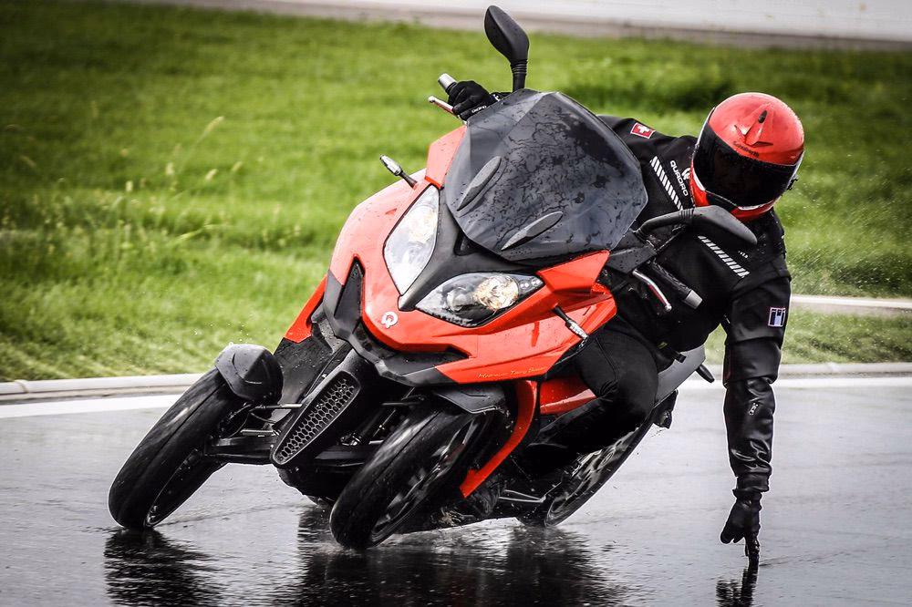 &iquest;Son seguras las motocicletas de tres ruedas para principiantes?