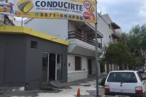 Conducirte, Escuela De Manejo Y Conducción