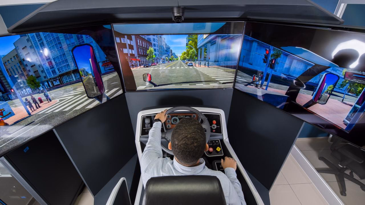 &iquest;Los simuladores de camiones ayudan a aprender?