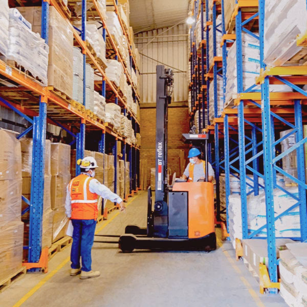 &iquest;Qu&eacute; licencia se necesita para manejar un apilador el&eacute;ctrico?