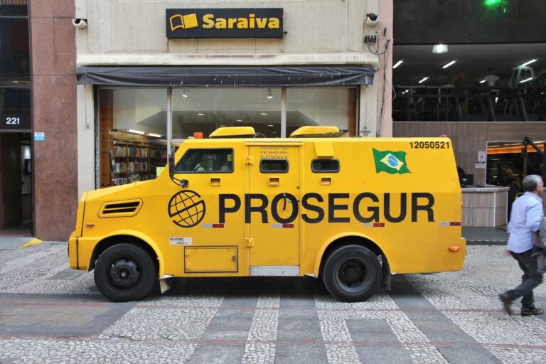 Carnet para Furg&oacute;n Blindado: Lo que Debes Saber