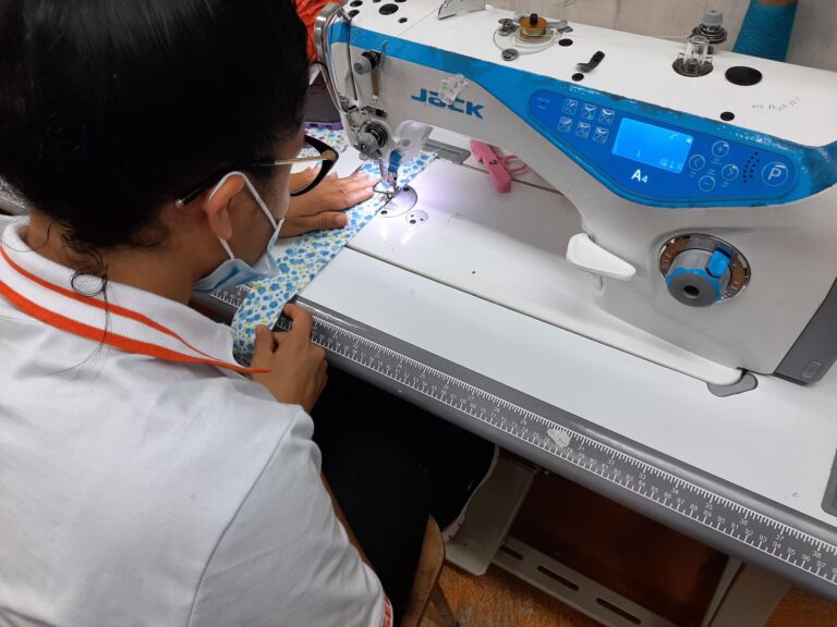 Operador de M&aacute;quina de Coser: Gu&iacute;a del Oficio