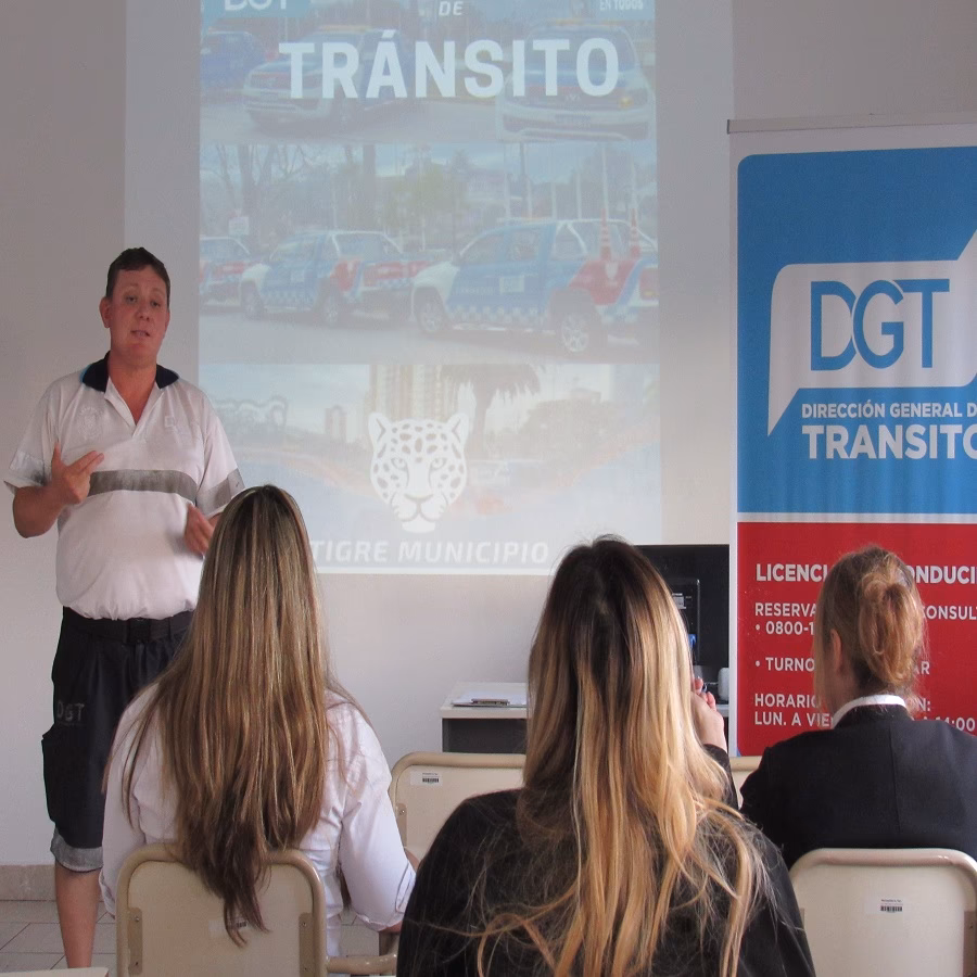 &iquest;Cu&aacute;nto dura la charla vial?