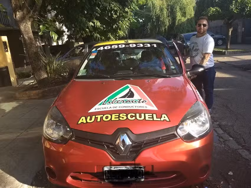 ESCUELA DE CONDUCIR Liberauto