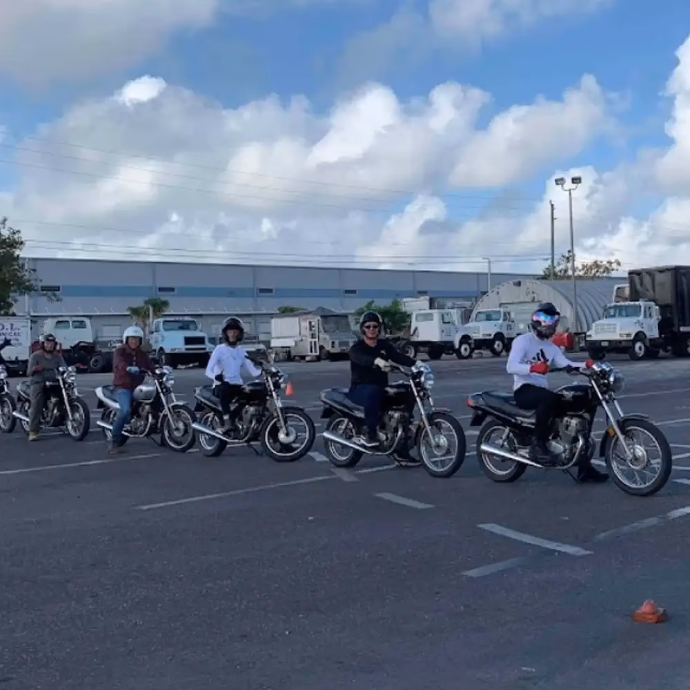 ¿Cuánto cuesta sacar la licencia de moto en Miami?