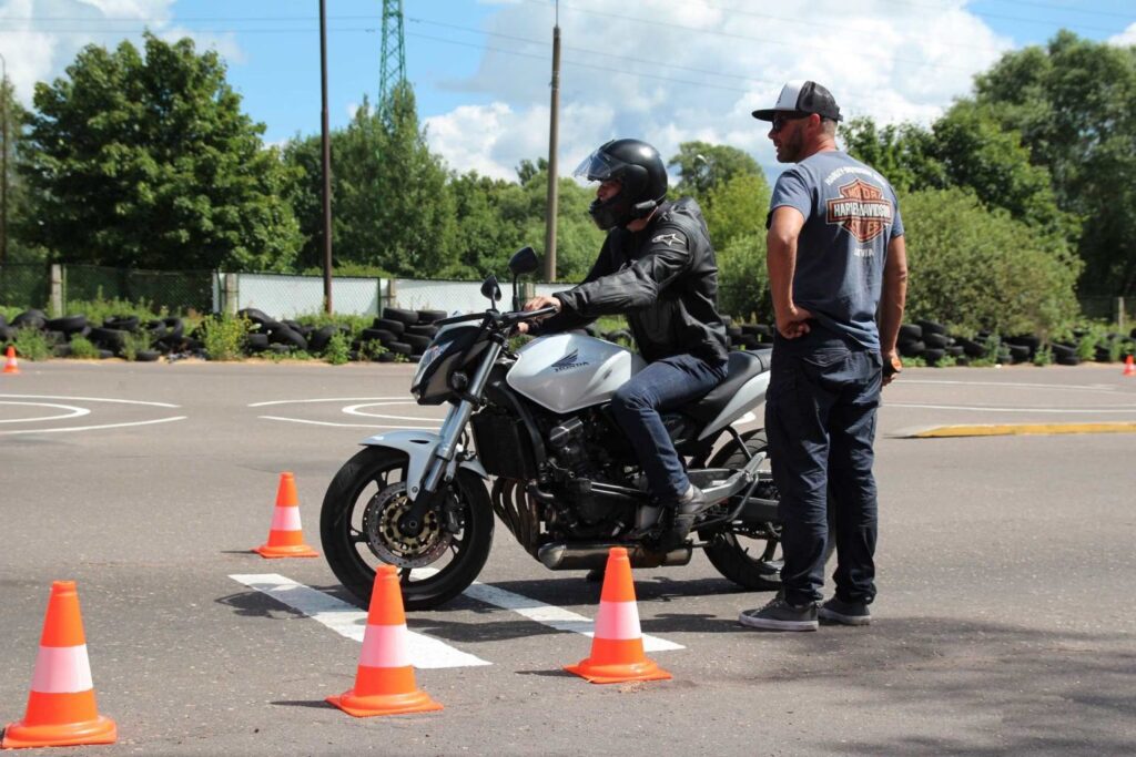 Guía Completa para la Licencia de Moto en Argentina