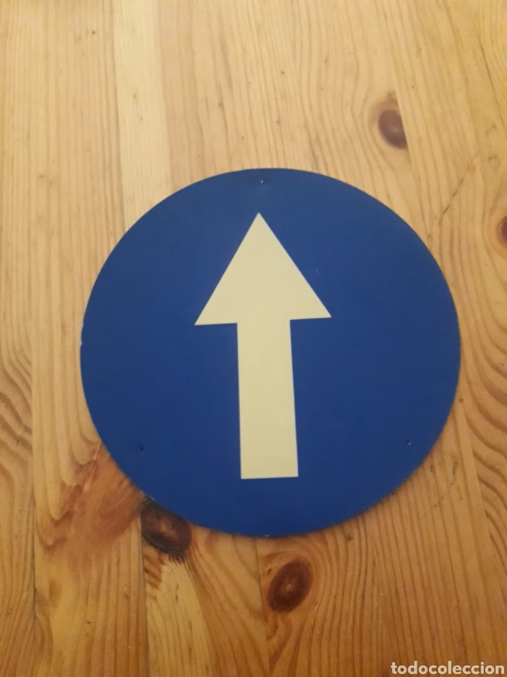 &iquest;Qu&eacute; significan las puntas de flechas en la carretera?