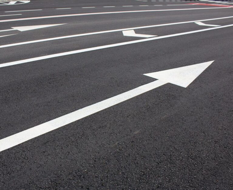 Flechas en la V&iacute;a: Gu&iacute;a Definitiva de Se&ntilde;alizaci&oacute;n