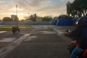 Maxi en 2 Ruedas (Instructor de Manejo en Moto)