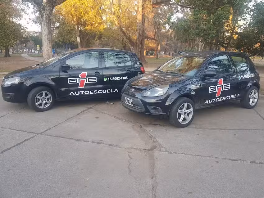 One Autoescuela Clases de Manejo / Escuela de Conducci&oacute;n / Escuela de Manejo
