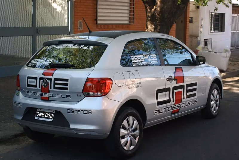 ¿Cuánto cobra una escuela de manejo en León, Gto?