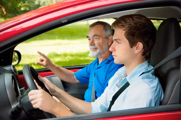 &iquest;Cu&aacute;nto cuesta contratar a alguien para que te ense&ntilde;e a conducir?