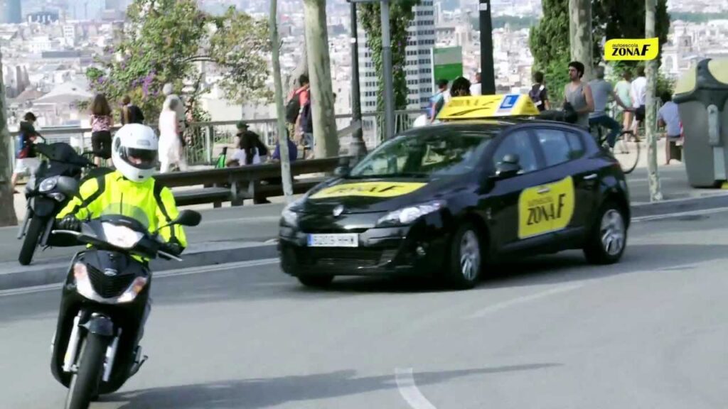 Sueldo y requisitos de profesor de autoescuela