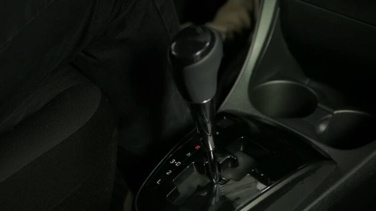 Gu&iacute;a Completa para Conducir un Coche Autom&aacute;tico